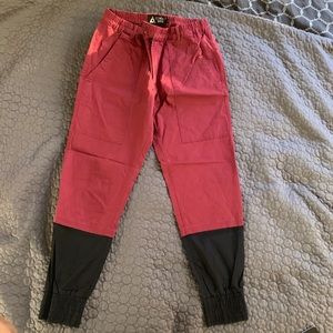 Men’s cropped chino-joggers hybrid